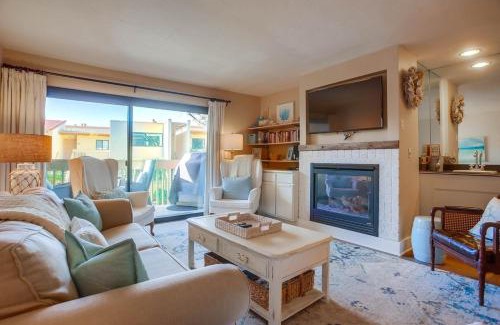 Solana Beach Apartment | Coastal Chic Style Condo SBTC 128
