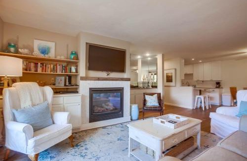 Solana Beach Apartment | Coastal Chic Style Condo SBTC 128