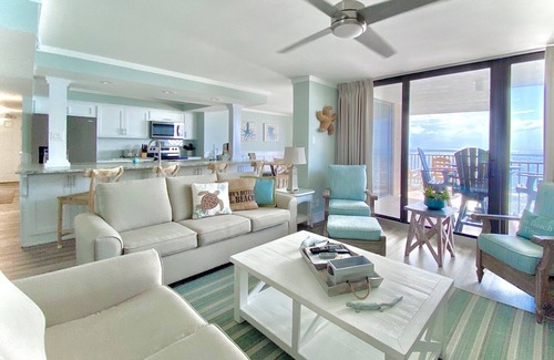 Holiday Beach Condo | Coastal Chic Gulf Front Condo! End Unit PW 912