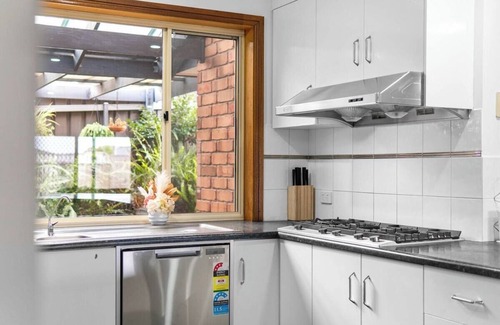 Hallett Cove House | Coastal Comfort 4BR Vacation Home in Hallett Cove