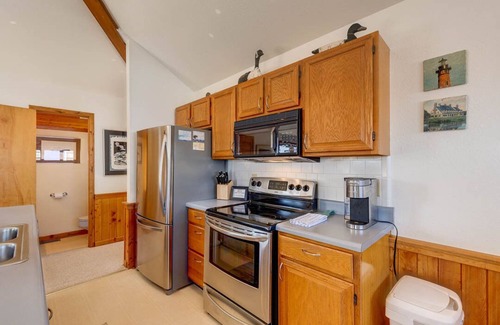 Whalehead Beach House | Coastal Comfort | 985 ft from the beach | Private Pool, Hot Tub | Corolla