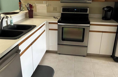 Englewood Condo | Coastal Condo Retreat!