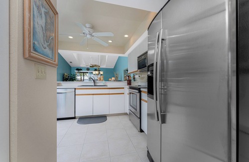 Englewood Condo | Coastal Condo Retreat!