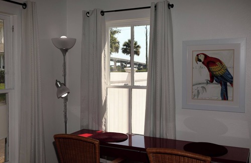Historic District House | Coastal Cottage on the river, in the heart of NSB!