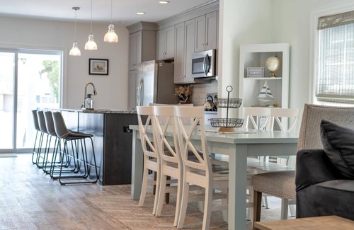 Town Bank House | Coastal Cottage 5 houses from Del. Bay sleeps 12 with pool (dog friendly)