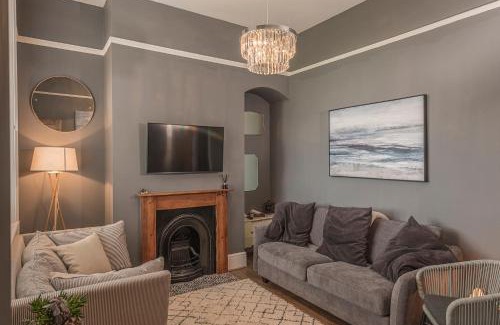 Ramsgate House | Coastal Cottage: Charming three bedroom cottage with private garden