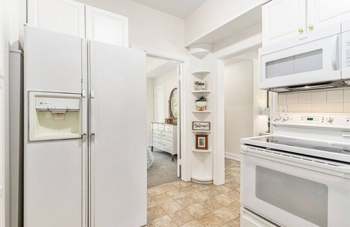 Fennville House | Coastal Cottage: Private Hot Tub, Pet Friendly, Deck, Fire Pit, Lakeshore Drive