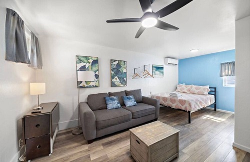 San Jacinto Apartment | Coastal Cottage Unit 6|BeachBox| Walk to Beach!