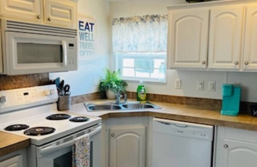 Bayshore Gardens Cottage | Coastal Cottage