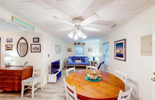 Shallotte House | Coastal Cottage