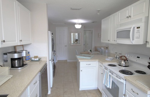 Dunedin House | Coastal Downtown Dunedin w/GOLF CART!
