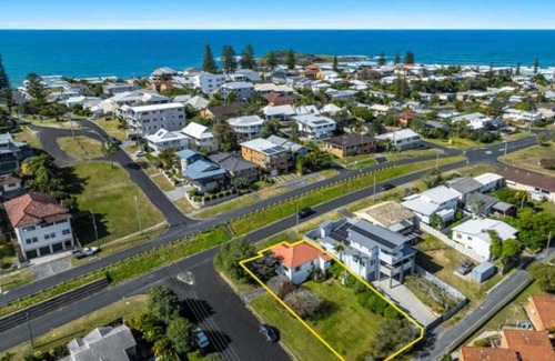 Yamba House | Coastal Echo - Oceanstays - Pet Friendly