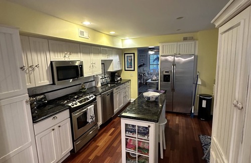 Gold Coast Cottage | COASTAL ELEGANCE- PREMIER LOCATION - 5 HOUSES TO BEACH-RESIDENTIAL NEIGHBORHOOD