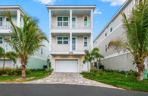 Cortez House | Coastal Escape at Hunter's Point