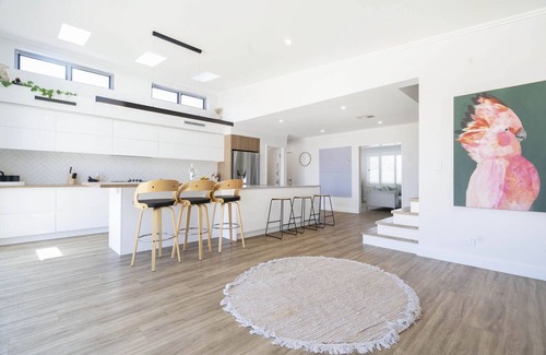 Mullaloo House | Coastal Escape Near Mullaloo Beach!