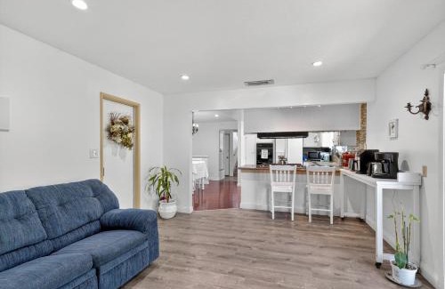 Sea View Estates House | Coastal Escape with Private Mini Golf home