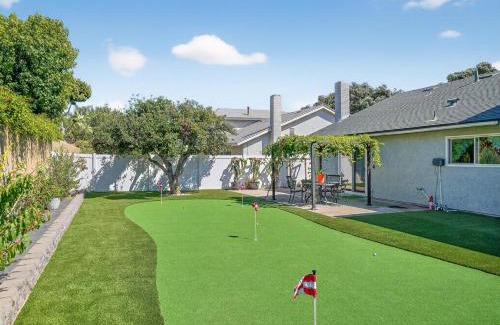 Sea View Estates House | Coastal Escape with Private Mini Golf home