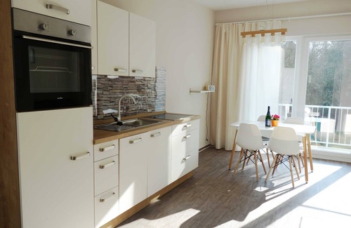 Gelbensande Apartment | Coastal Forest - Apartment sailor knot