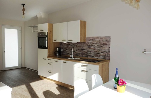 Gelbensande Apartment | Coastal Forest - Apartment sailor knot