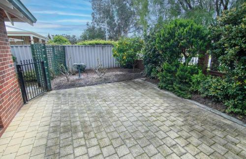 Middleton Beach House | Coastal Garden Villa