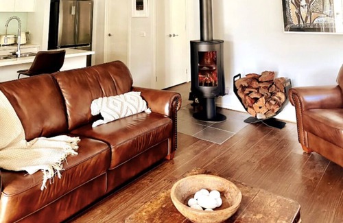 Point Lonsdale Villa | Coastal Get Away -10 mins from beach, bike trails, Lake Vic, shops, wineries!