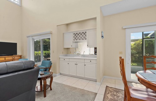 Seaview Park House | Coastal Getaway | 4BR Family Home Near Beach | Screened Porch + King Suite
