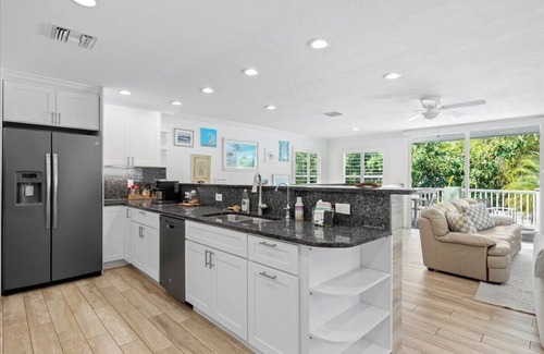 Jupiter House | Coastal Getaway: 4BR Home - 5 Min to Jupiter Beach