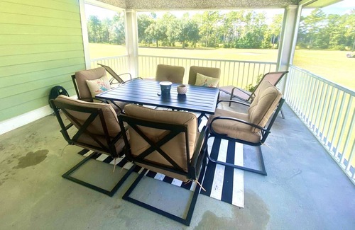 Shellman Bluff Condo | Coastal Getaway-Lovely 2 Bedroom Condo with a Pool