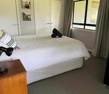 Mount Maunganui Apartment | Coastal golfers guest house