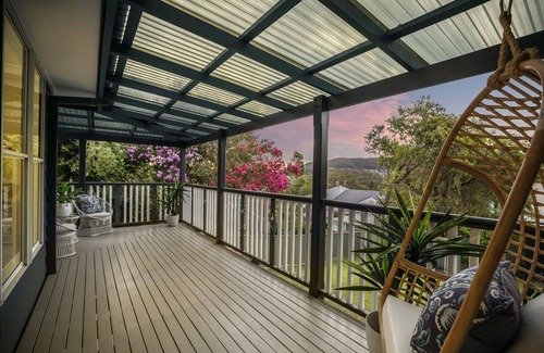 Forresters Beach House | Coastal home just a stroll to the beach with room for the whole family