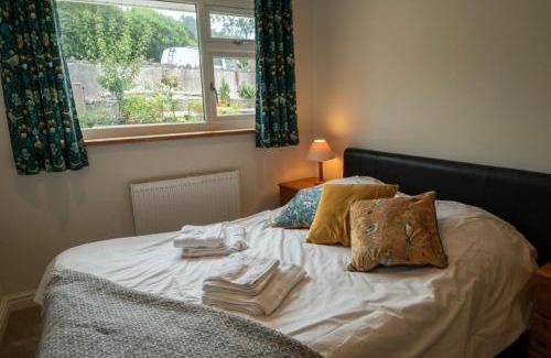 Newton Ferrers House | Coastal home moments from Wembury Beach