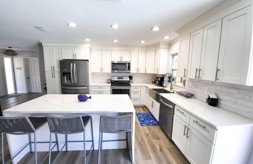West Bradenton House | Coastal Home w/Heated Pool Near Anna Maria Island