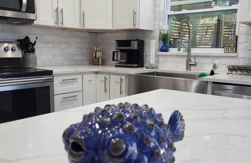 West Bradenton House | Coastal Home w/Heated Pool Near Anna Maria Island