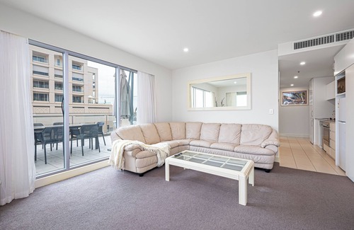 Glenelg Apartment | Coastal Living at Oaks: Pier Apartment - Ocean Views - no 124