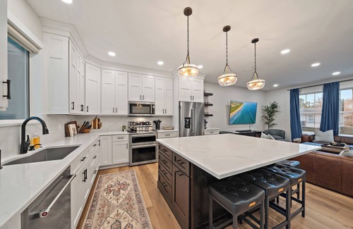 Southgate House | Coastal Lodge | Private POOL + Hot TUB