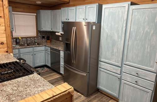 Horseshoe Beach House | Coastal meets country in this small but spacious canal home.
