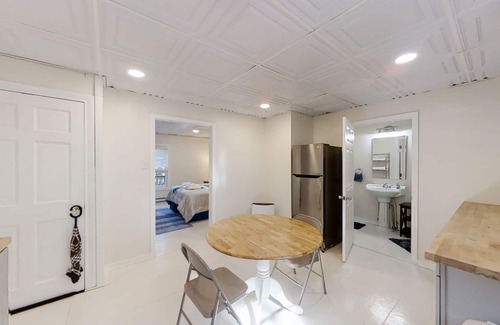 Sorrento Apartment | Coastal New England Gem | All-New Kitchen & Finishes | Short Walk to Harbor