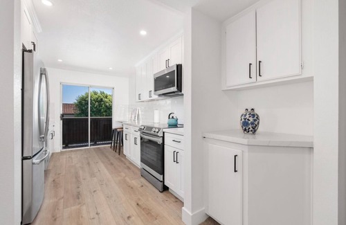 Monarch Beach Apartment | Coastal NEWLY RENOVATED Condo in Dana Point. Walking distance to the Salt Creek!