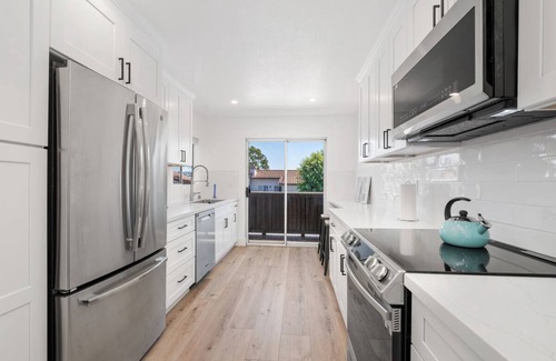 Monarch Beach Apartment | Coastal NEWLY RENOVATED Condo in Dana Point. Walking distance to the Salt Creek!