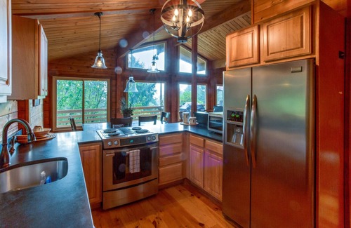 Bay City House | Coastal Oregon Getaway