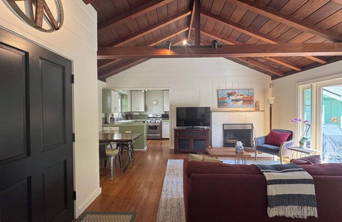 Opal Cliffs House | Coastal Paradise Awaits: Dog-Friendly Beachbreak Bungalow in Santa Cruz
