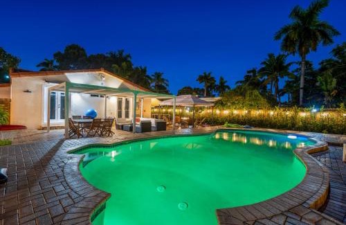 South Lake Villa | Coastal Paradise - Game Room, Minigolf, 4 Bedrooms, 7 min to Beach & BBQ