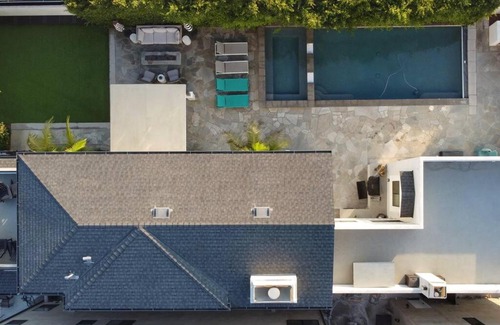 Huntington Beach House | Coastal Paradise . Steps to the beach . Pool . Hot Tub
