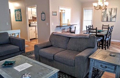 Memphis House | Coastal Paradise w/heated pool, clean and comfy, centrally located