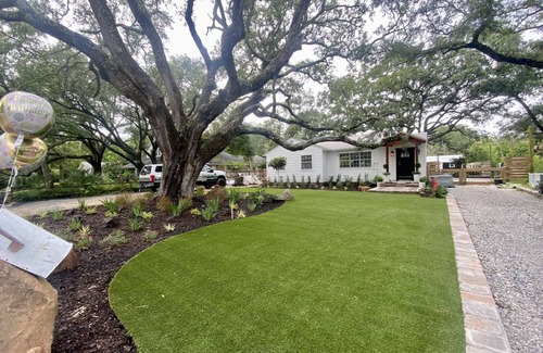 Fort Walton Beach Cottage | Coastal Paws Retreat: Where Canines and Coastlines Collide!