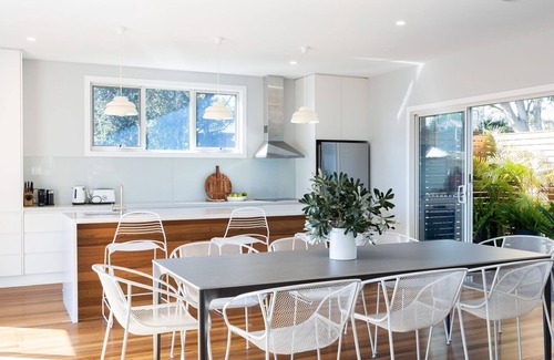 Narrawallee House | Coastal, Pet-Friendly Luxe