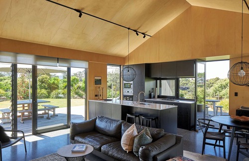 Muriwai House | Coastal Retreat at Muriwai Beach