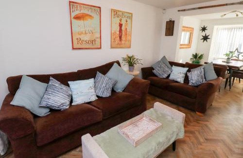 Seahouses House | Coastal Retreat