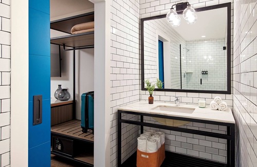 North Pacific Beach Hotel | Coastal Retreat: Modern Room Brimming with Ocean Ambiance