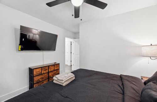 East Point Apartment | Coastal Retreat Oasis- Perfect for large groups by Deity Villas